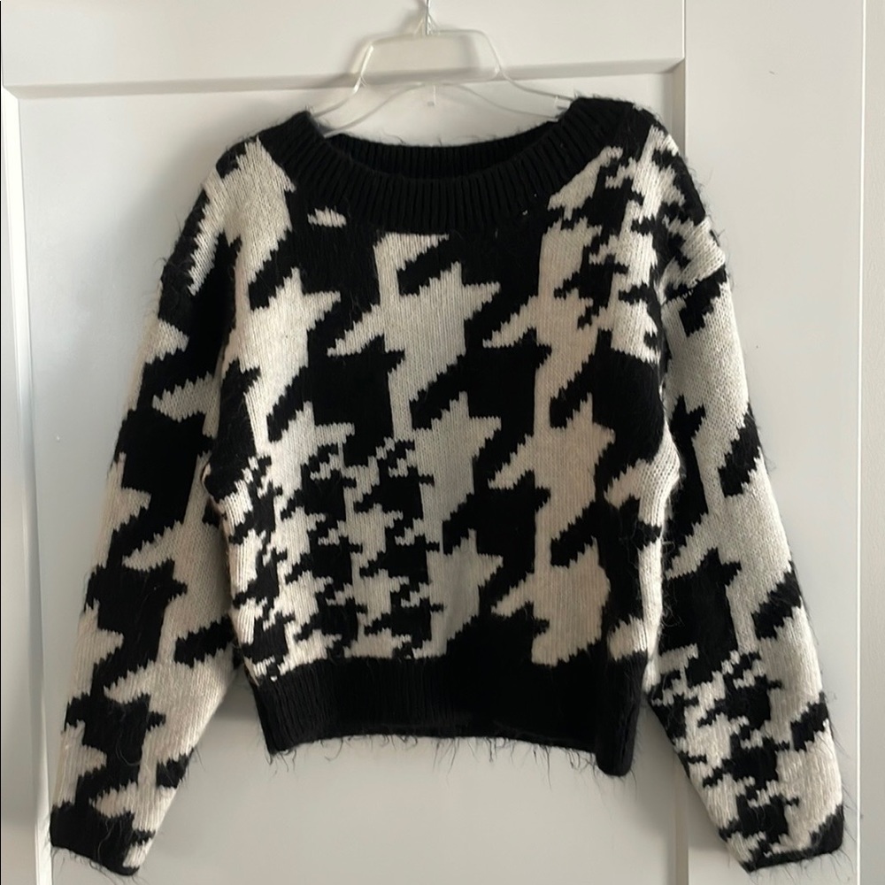 Express black + white houndstooth sweater *REPOSH*